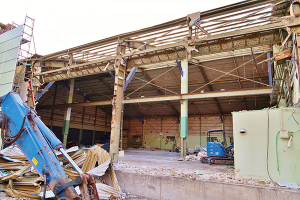倉庫の解体