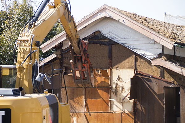 古い家屋の解体