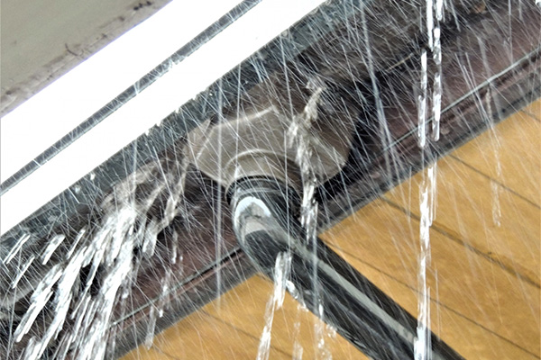 雨樋の清掃・掛け替え